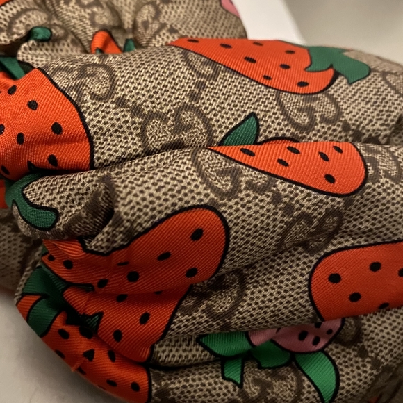 Gucci - Picture 8 of 10